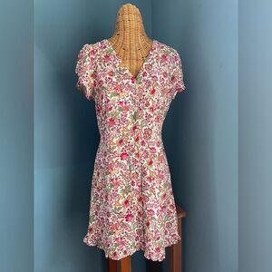 Loft Floral Print Summer Dress. Cap sleeve & ruffled hem. Size 8P Pockets!